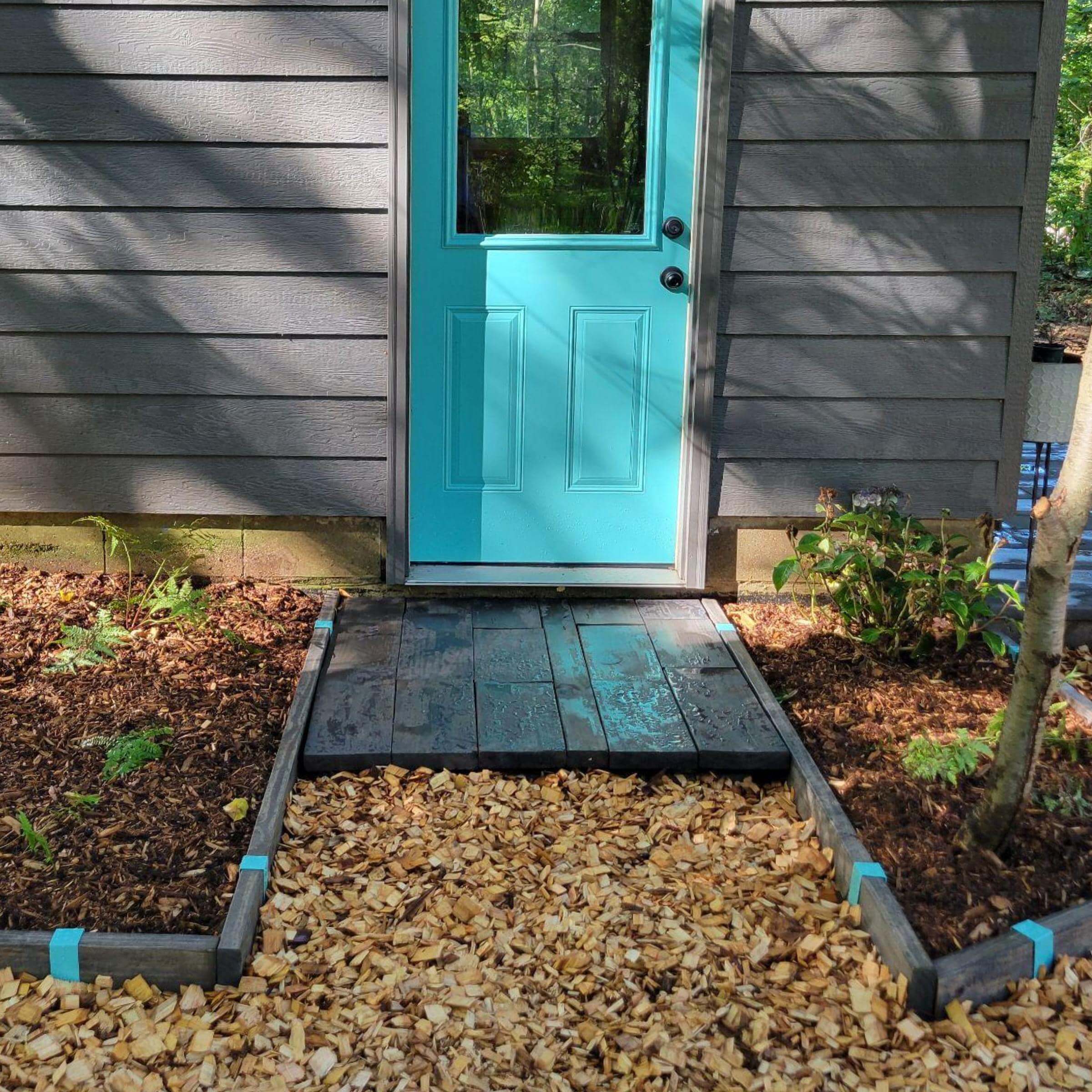 2xEDGE Staples - The Landscape Edging & Garden Border Staple